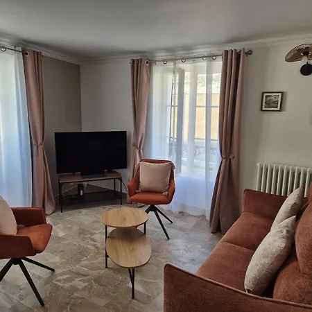 Bleautiful Diane Daire Fontainebleau